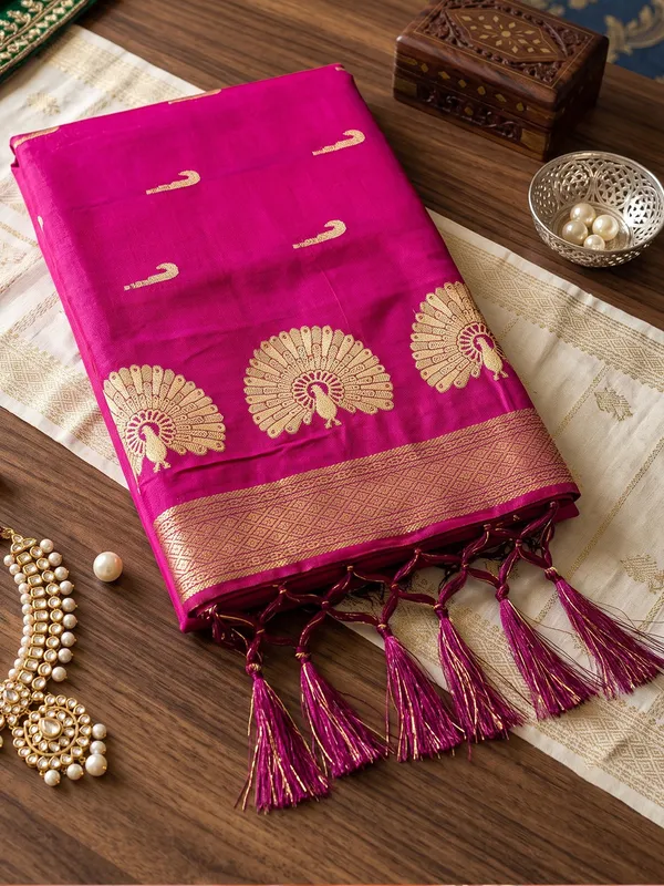 Magenta_Pink_Soft_Silk_Gold_Motif_Saree_For_Women