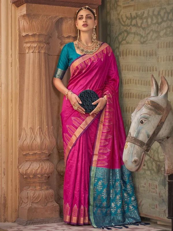 Rani_Pink_Soft_Silk_Contrast_Teal_Border_Saree_For_Women