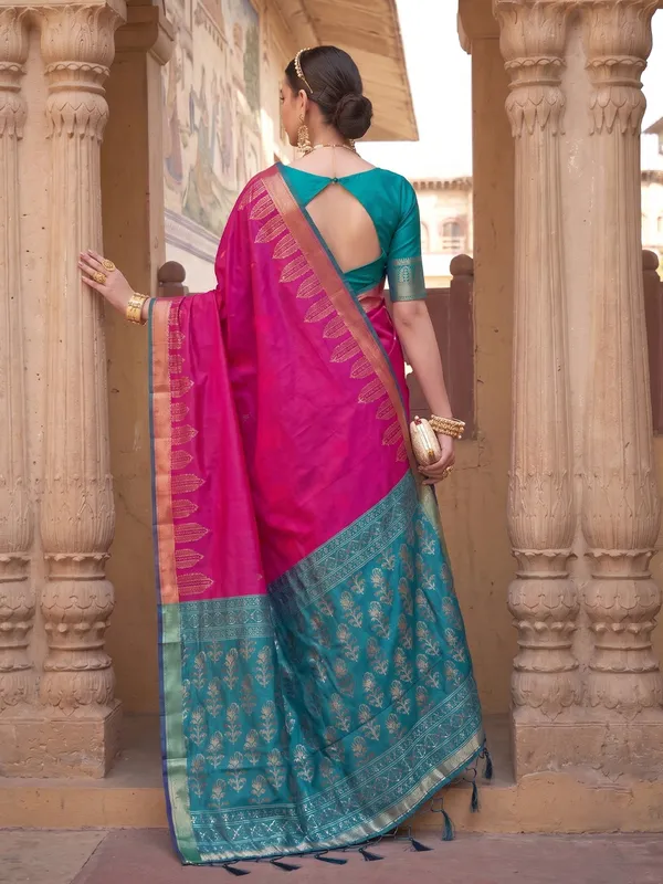 Rani_Pink_Soft_Silk_Contrast_Teal_Border_Saree_For_Women