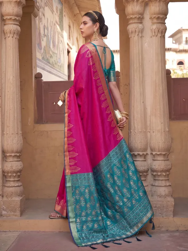 Rani_Pink_Soft_Silk_Contrast_Teal_Border_Saree_For_Women