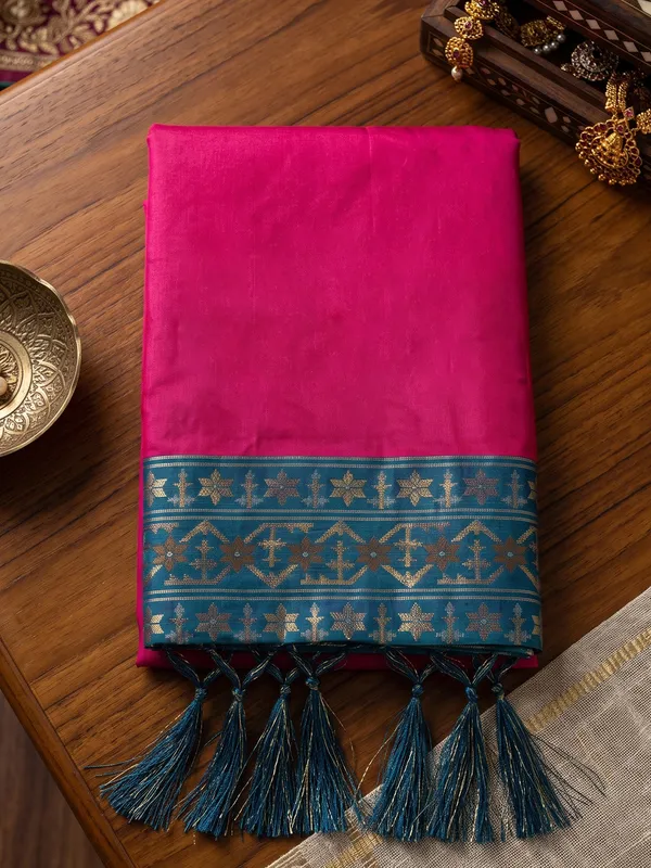 Rani_Pink_Soft_Silk_Contrast_Teal_Border_Saree_For_Women