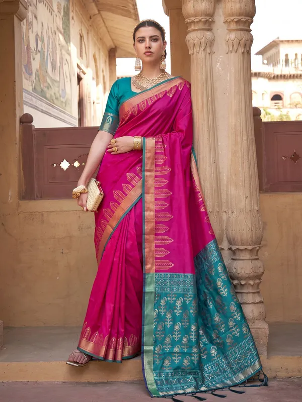 Rani_Pink_Soft_Silk_Contrast_Teal_Border_Saree_For_Women