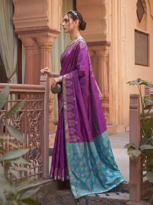 Purple_Soft_Silk_Contrast_Teal_Border_Zari_Saree_For_Women