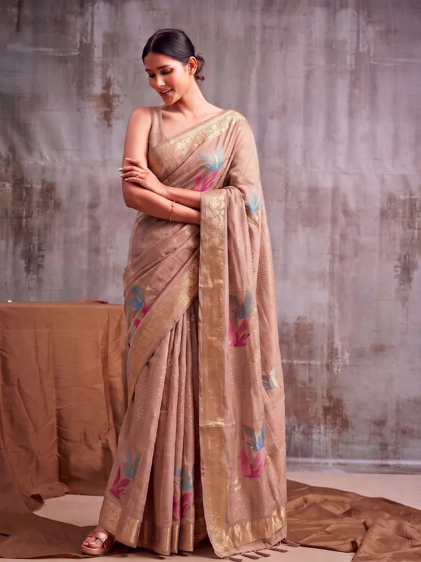 Beige_Cotton_Woven_Ethnic_Saree_For_Women
