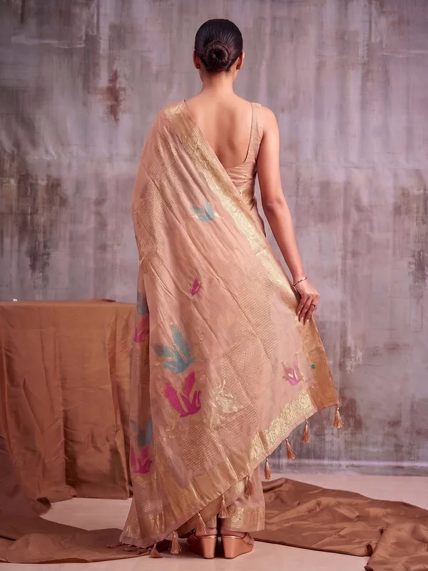 Beige_Cotton_Woven_Ethnic_Saree_For_Women