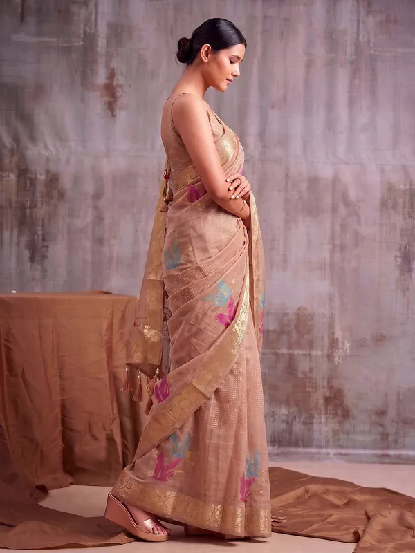 Beige_Cotton_Woven_Ethnic_Saree_For_Women
