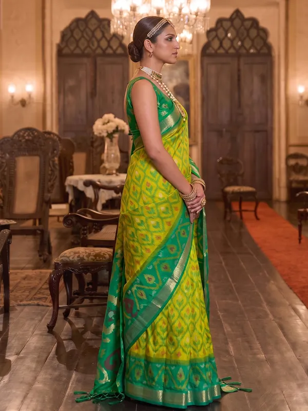 Mehendi_Green_Pochampally_Silk_Ikat_Saree_For_Women
