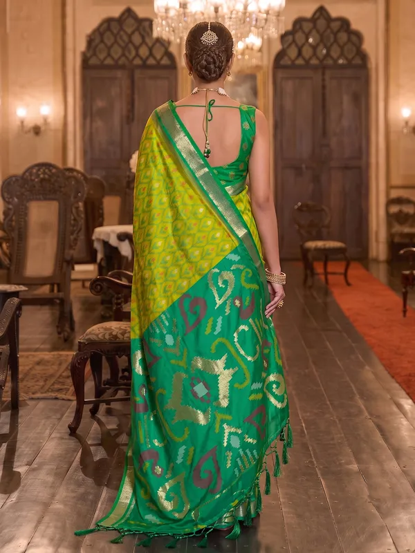 Mehendi_Green_Pochampally_Silk_Ikat_Saree_For_Women
