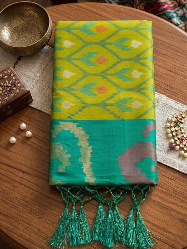 Mehendi_Green_Pochampally_Silk_Ikat_Saree_For_Women