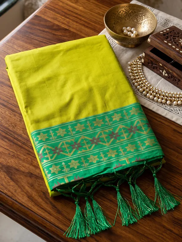 Mehendi_Green_Soft_Silk_Zari_Border_Saree_For_Women