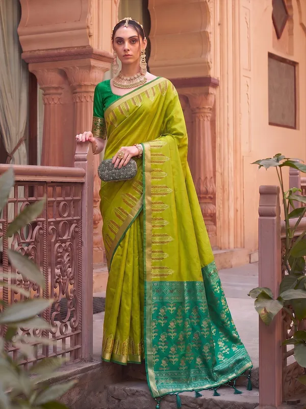 Mehendi_Green_Soft_Silk_Zari_Border_Saree_For_Women