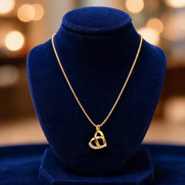 Gold_Tone_Crystal_Pendant_Necklace_For_Women