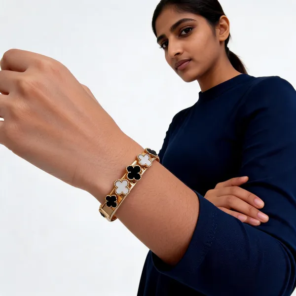 Gold_Tone_Clover_Motif_Bracelet_For_Women