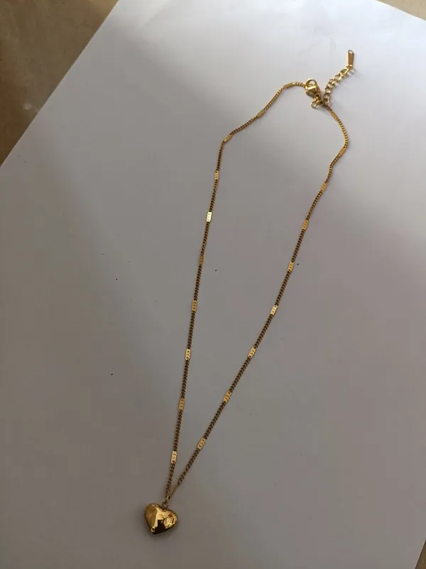 Gold_Tone_Heart_Pendant_Necklace_For_Women