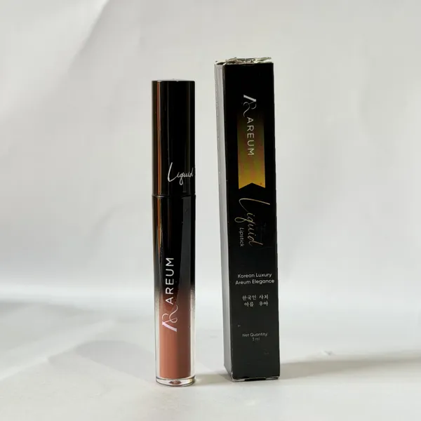 Liquid_Lipstick_-_Deep_Blue_11