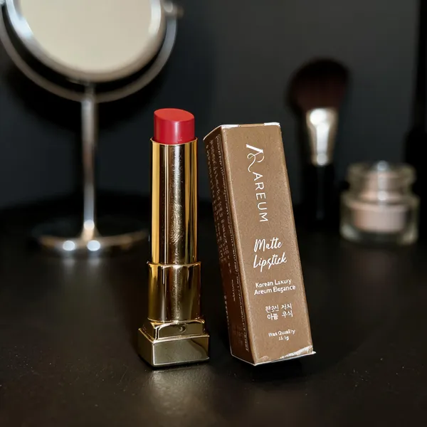 Matte_Lipstick_-_Red_Rose_Bud