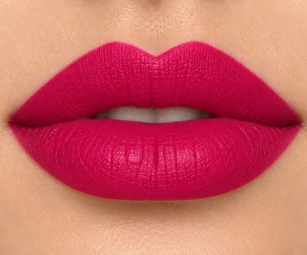 Matte_Lipstick_-_Pink_Fuchsia_Velvet