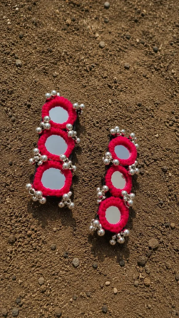 Handcrafted_Red_Beaded_Hair_Pin_with_Mirror_&_Silver_Bead_Detailing