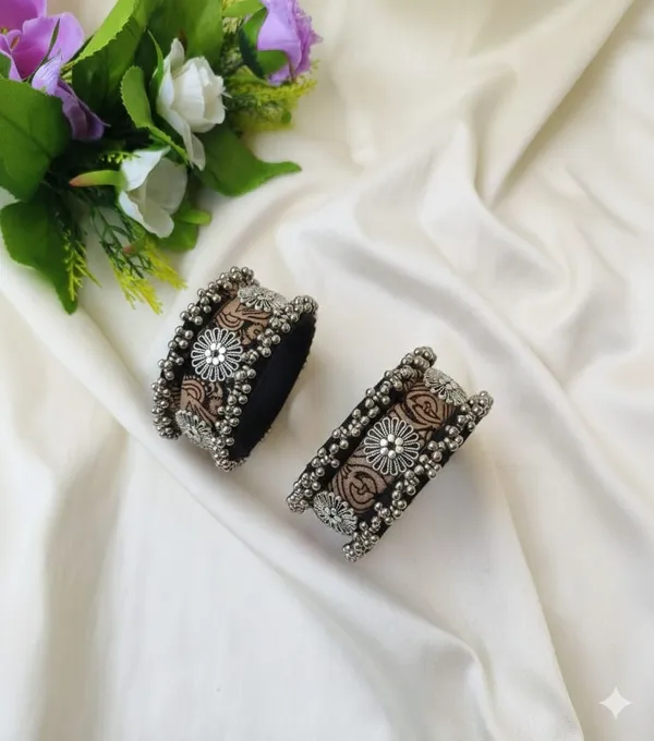 Black_Handcrafted_Silver_Beaded_Fabric_Wrapped_Traditional_Bangle__for_Women