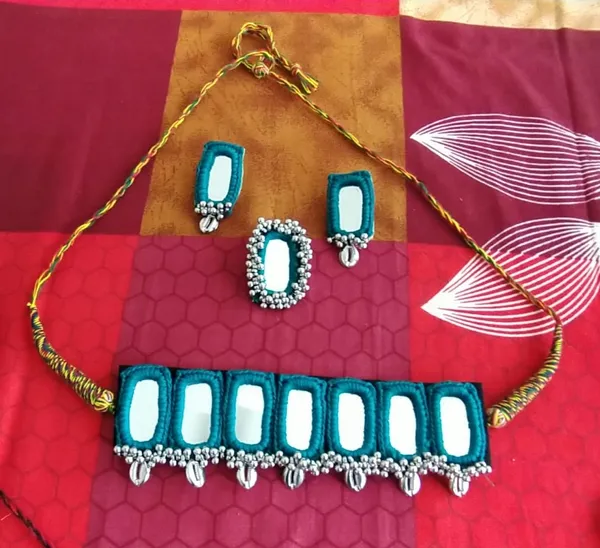 Handcrafted_Teal_Ractangle_Mirror_Chokar_Necklace_Set_for_Women