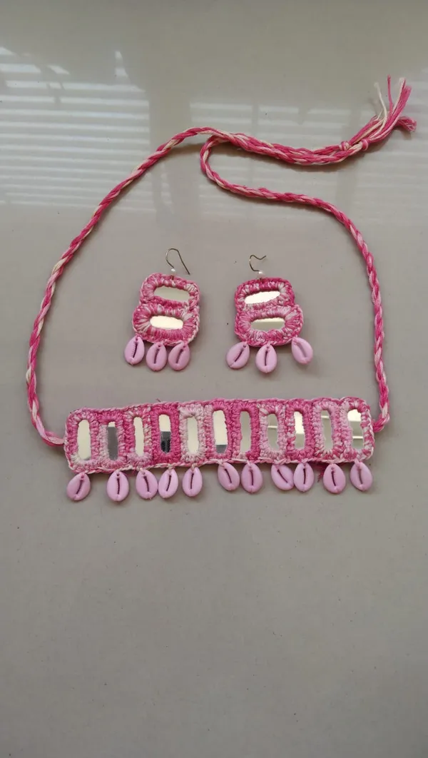 Pink_Thread_Shell_Choker_Jewellery_Set_For_Women