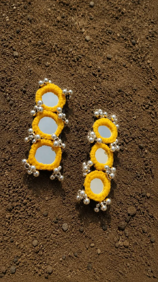 Handcrafted_Yellow_Beaded_Hair_Pin_With_Mirror_And_Silver_Bead_Detailing