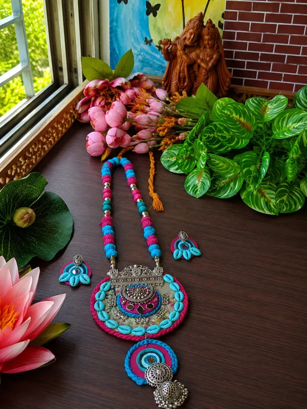 Handcrafted_Multicolor_Embroidered_Statement_Necklace_Set