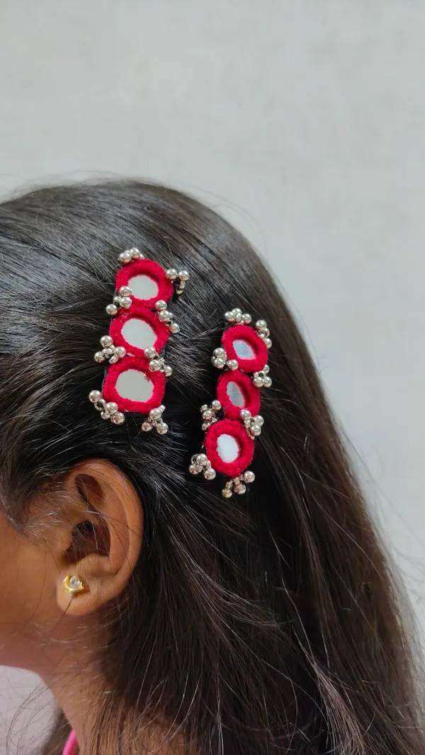 Handcrafted_Red_Beaded_Hair_Pin_with_Mirror_&_Silver_Bead_Detailing