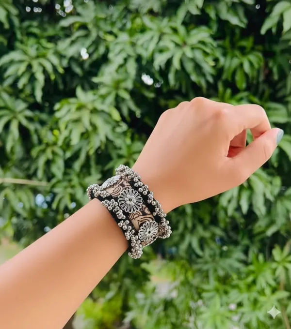 Black_Handcrafted_Silver_Beaded_Fabric_Wrapped_Traditional_Bangle__for_Women