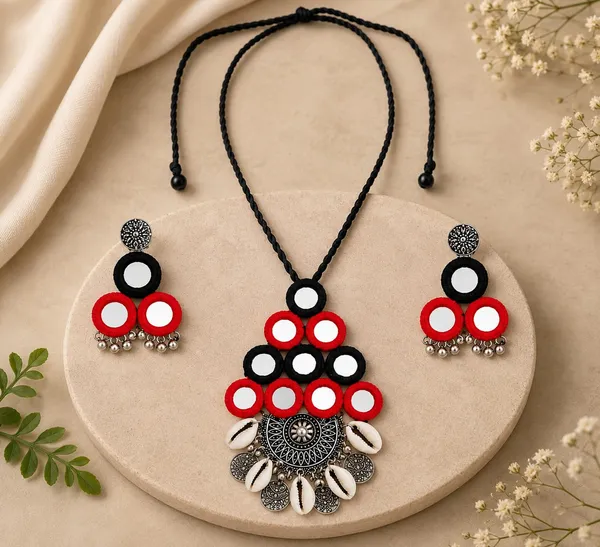 Black_And_Red_Thread_Mirror_Tribal_Necklace_Set_for_Women