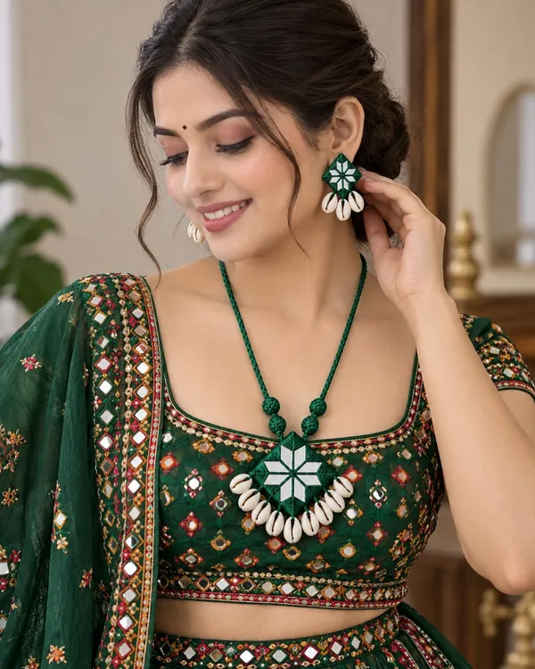 Green_Geometric_Mirror_Shell_Jewellery_Set_for_Women