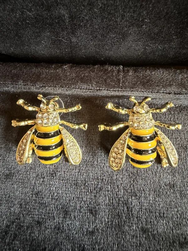 Gold_&_Yellow_Brass_Earrings_For_Women