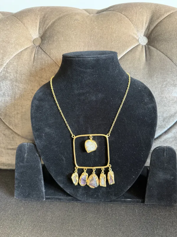 Gold_Brass_Necklace_Set_For_Women
