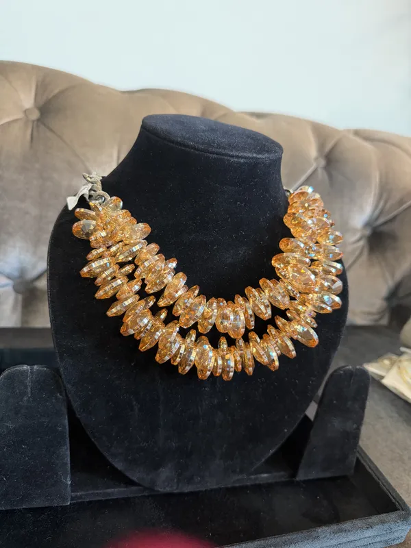 Gold_Glass_Necklace_Set_For_Women