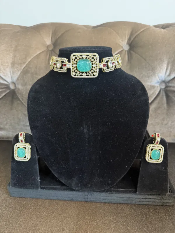 Green_&_Gold_Brass_Necklace_Set_For_Women