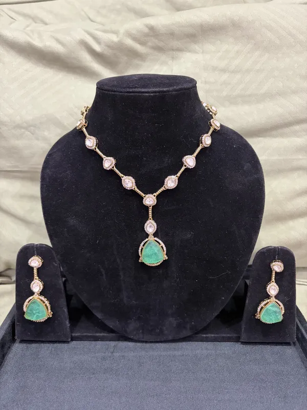 Green_&_Gold_Brass_Necklace_Set_For_Women