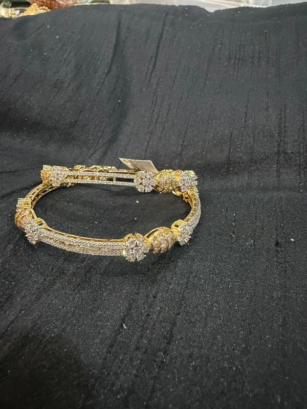 Gold_Stainless_Steel_Bracelet_For_Women