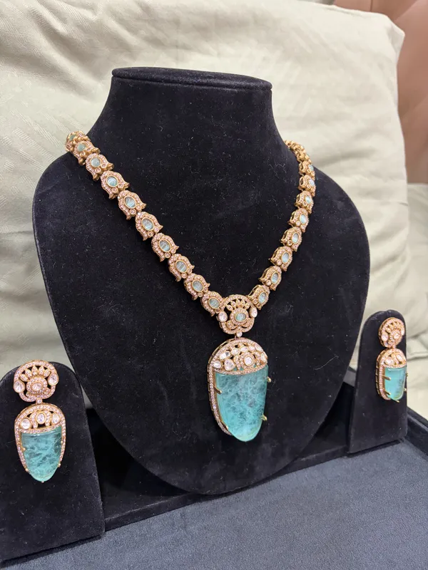 Green_&_Gold_Brass_Necklace_Set_For_Women