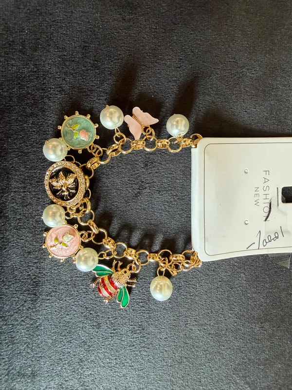 Gold_Stainless_Steel_Bracelet_For_Women