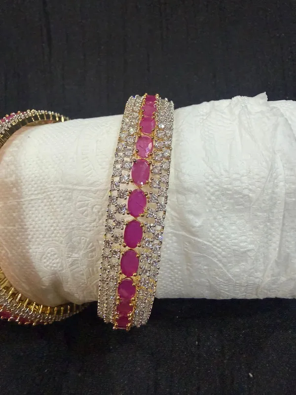 Gold_Stainless_Steel_Bracelet_For_Women
