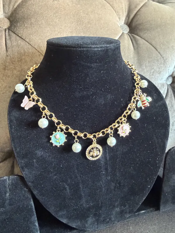 Gold_Brass_Necklace_Set_For_Women