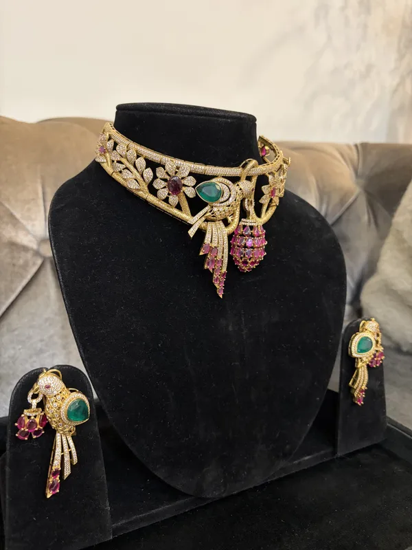 Gold_Brass_Necklace_Set_For_Women