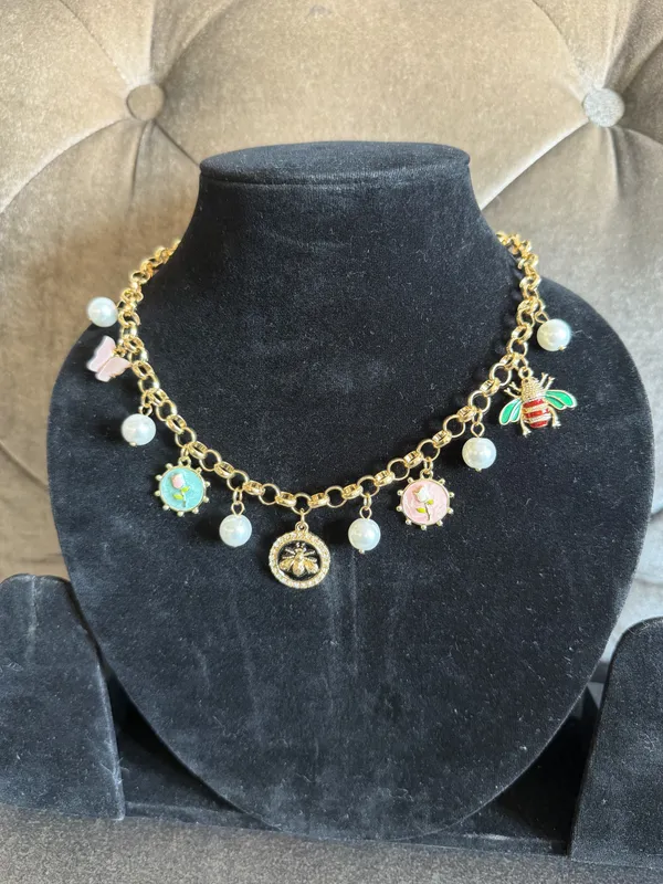 Gold_Brass_Necklace_Set_For_Women
