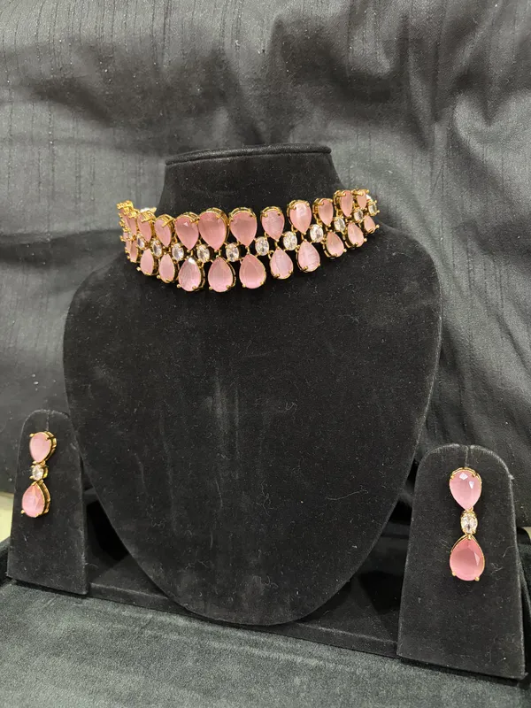 Gold_&_Pink_Brass_Necklace_Set_For_Women