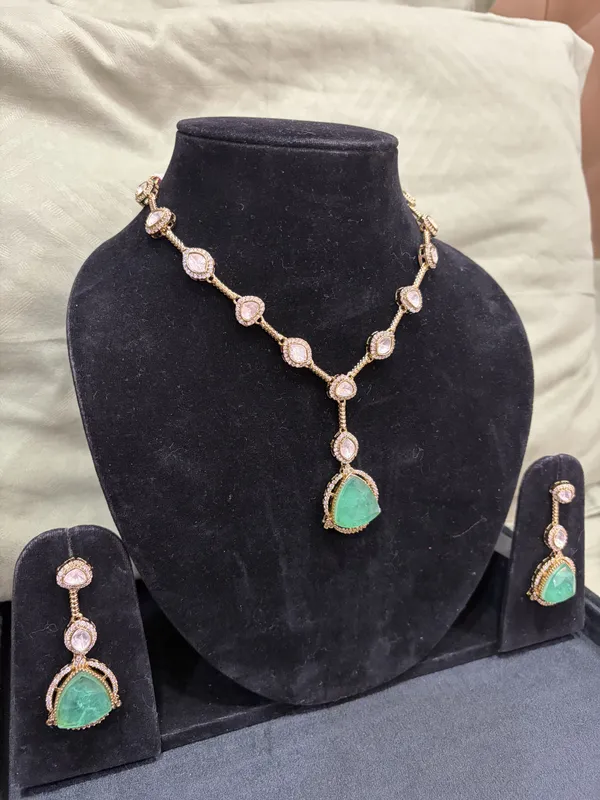 Green_&_Gold_Brass_Necklace_Set_For_Women