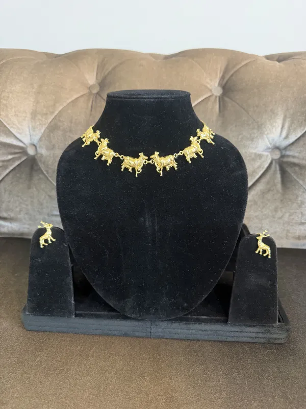 Gold_Brass_Necklace_Set_For_Women