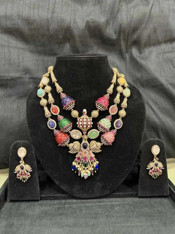 Multicolor_Brass_Necklace_Set_For_Women