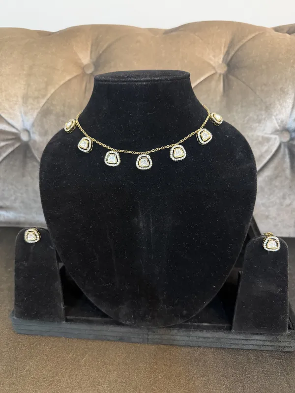 Gold_Brass_Necklace_Set_For_Women