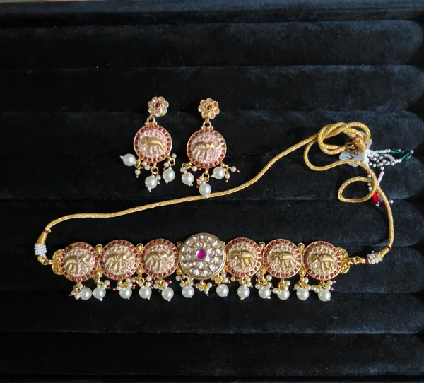 Gold_Stainless_Steel_Necklace_For_Women