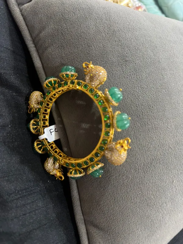 Green_&_Gold_Stainless_Steel_Bracelet_For_Women